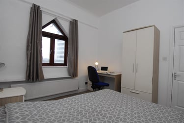5 bed house, 2 Caprera Place, North Hill, Plymouth, PL46AG - Image 4